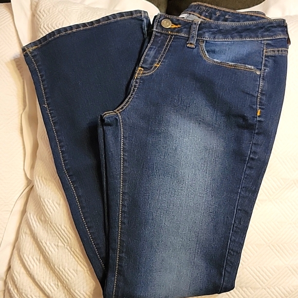 Jennifer Lopez Low-rise, Boot-cut Jeans - Picture 2 of 5